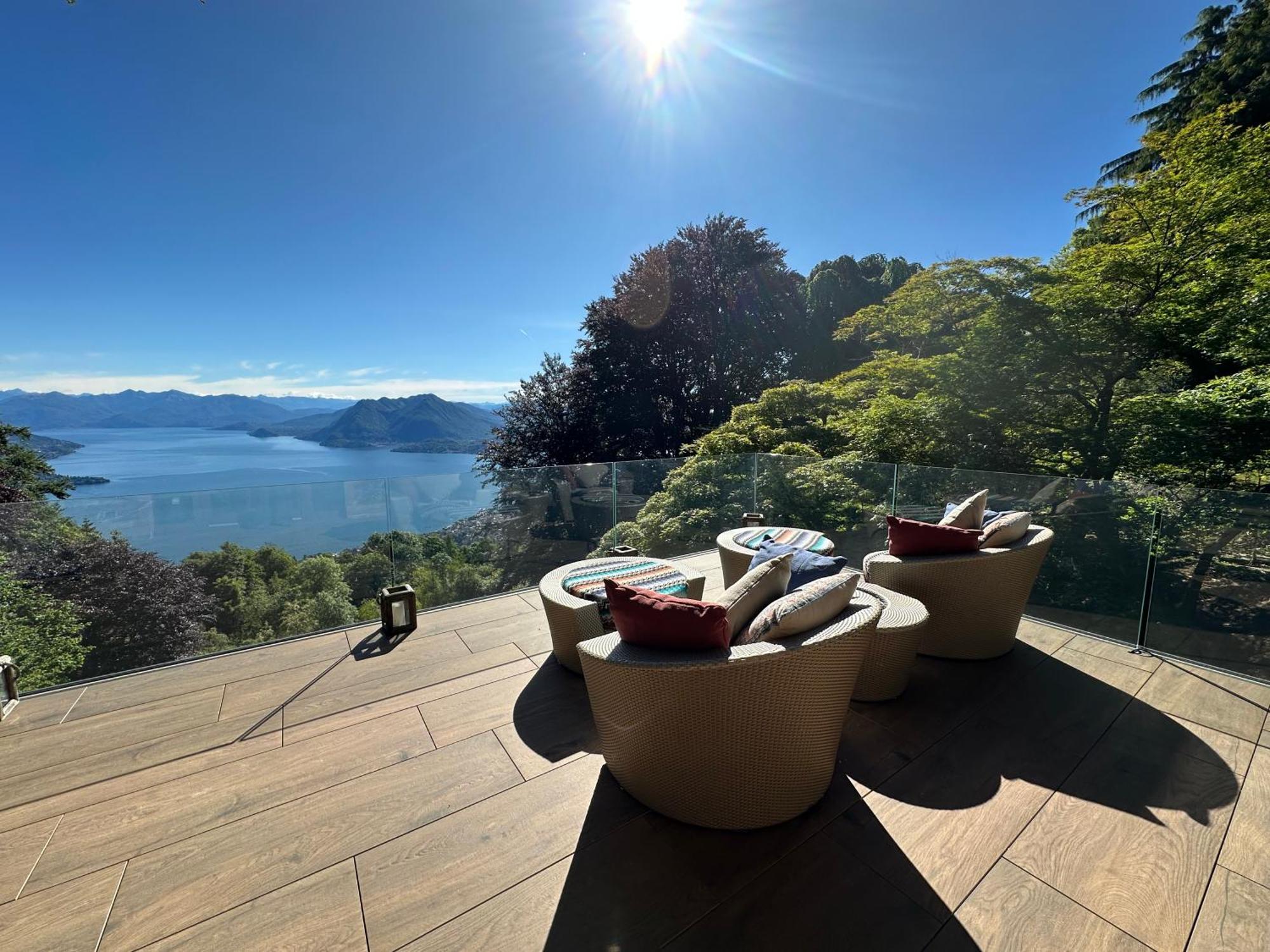 Private Luxury Spa & Silence Retreat With Spectacular View Over The Lake Maggiore 斯特雷萨 外观 照片
